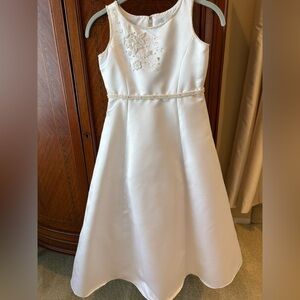 Girls White Satin A Line special occasion dress beaded floral design-Sz 8